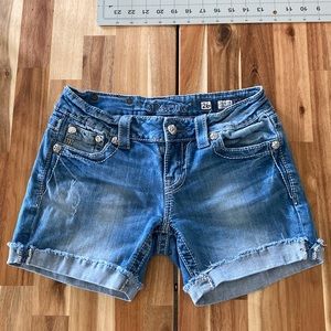 Miss Me Mid Shorts JP5465D4